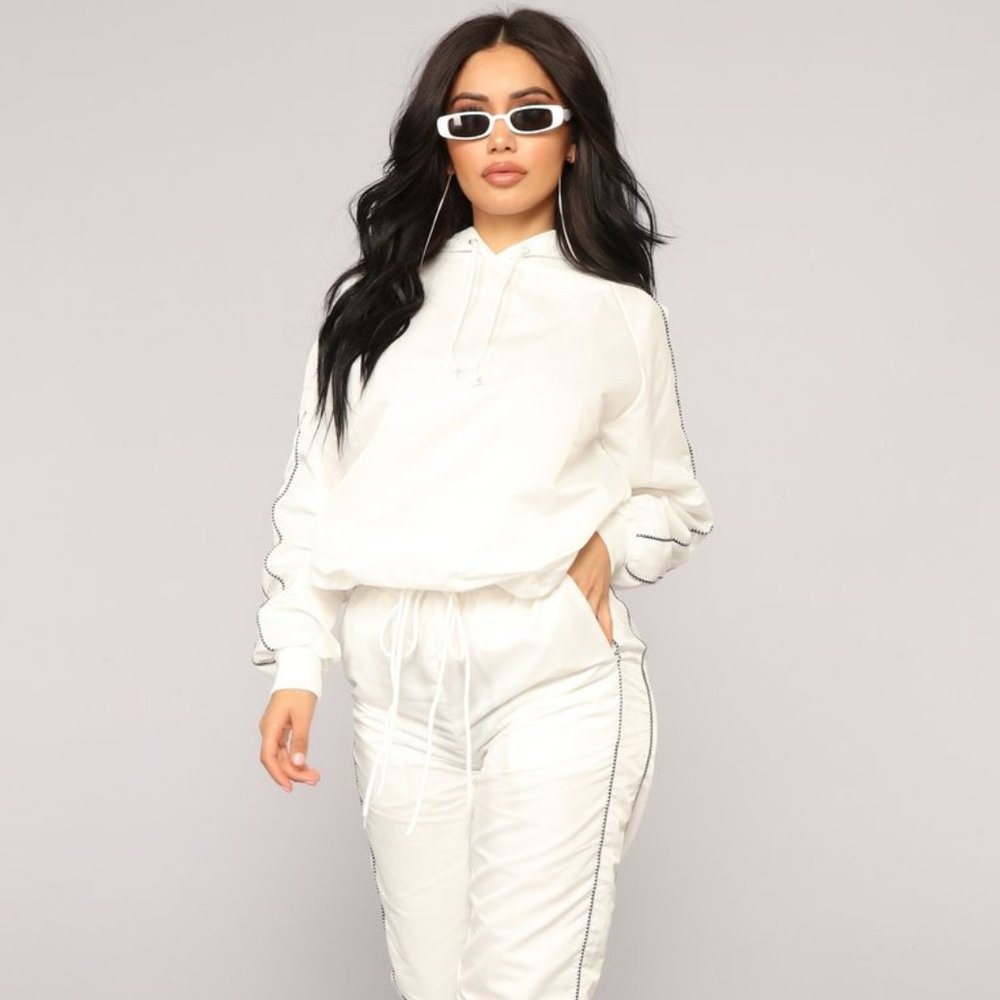 Fashion Nova White Channing Flight Set